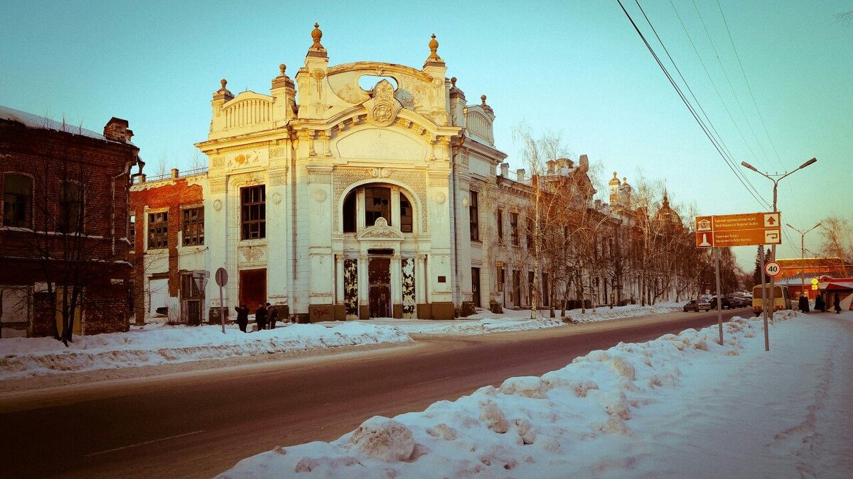 Старый  полуразрушенный центр Бийска  зимой - удручающее зрелище!