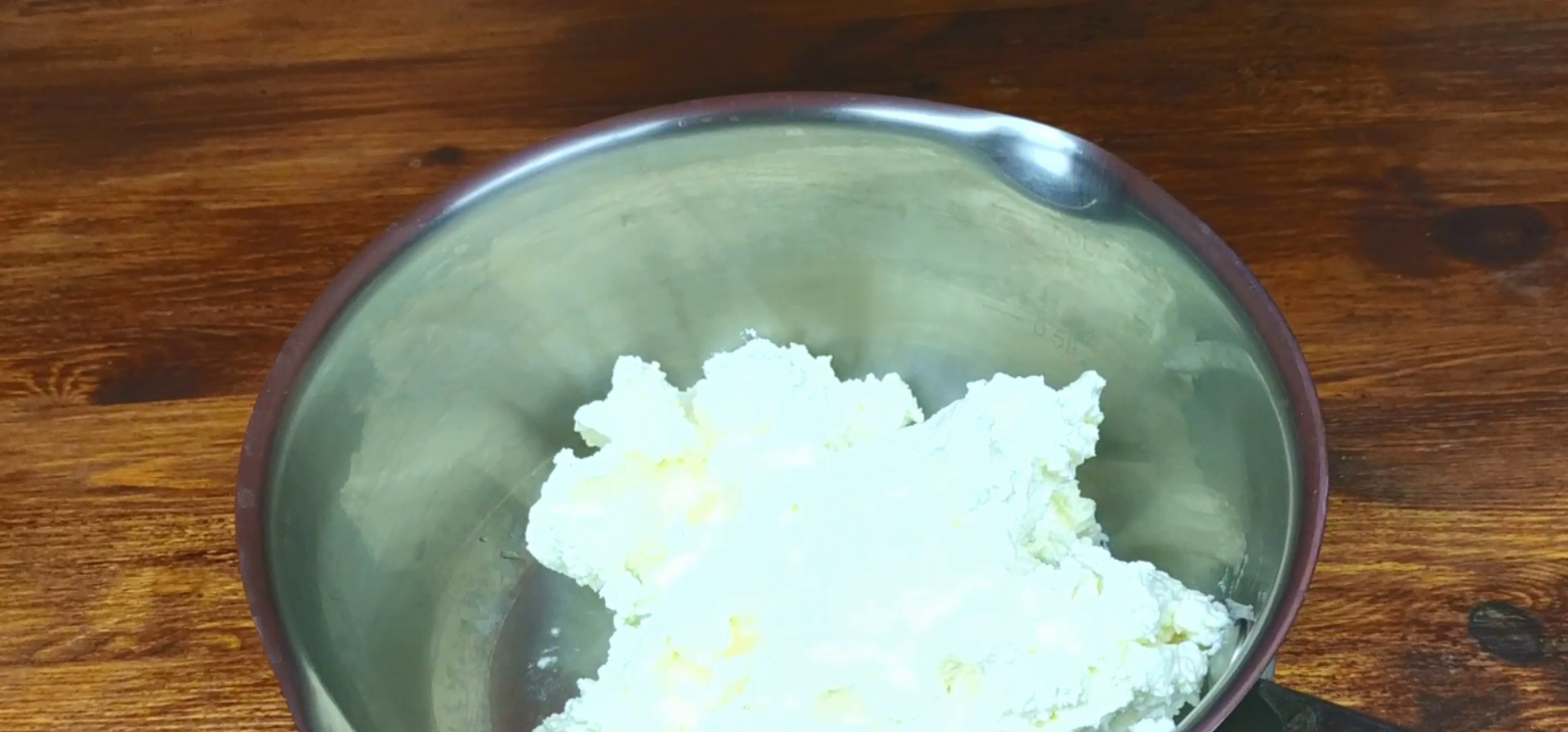 Творожный сыр. Плавится ли творожный сыр. Плавленный сыр течет. Сыр плавленый из творога за 40 мин. Столовая ложка творожного сыра
