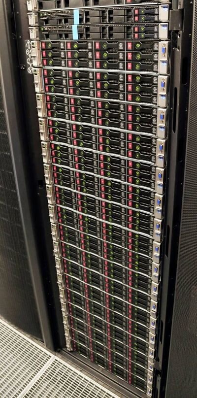  
Один из наших кластеров для пилотных задач (Data node: 18 servers /2 CPUs, 12 Cores, 64GB RAM/, 12 Disks, 3 TB, SATA — HP DL380g)
