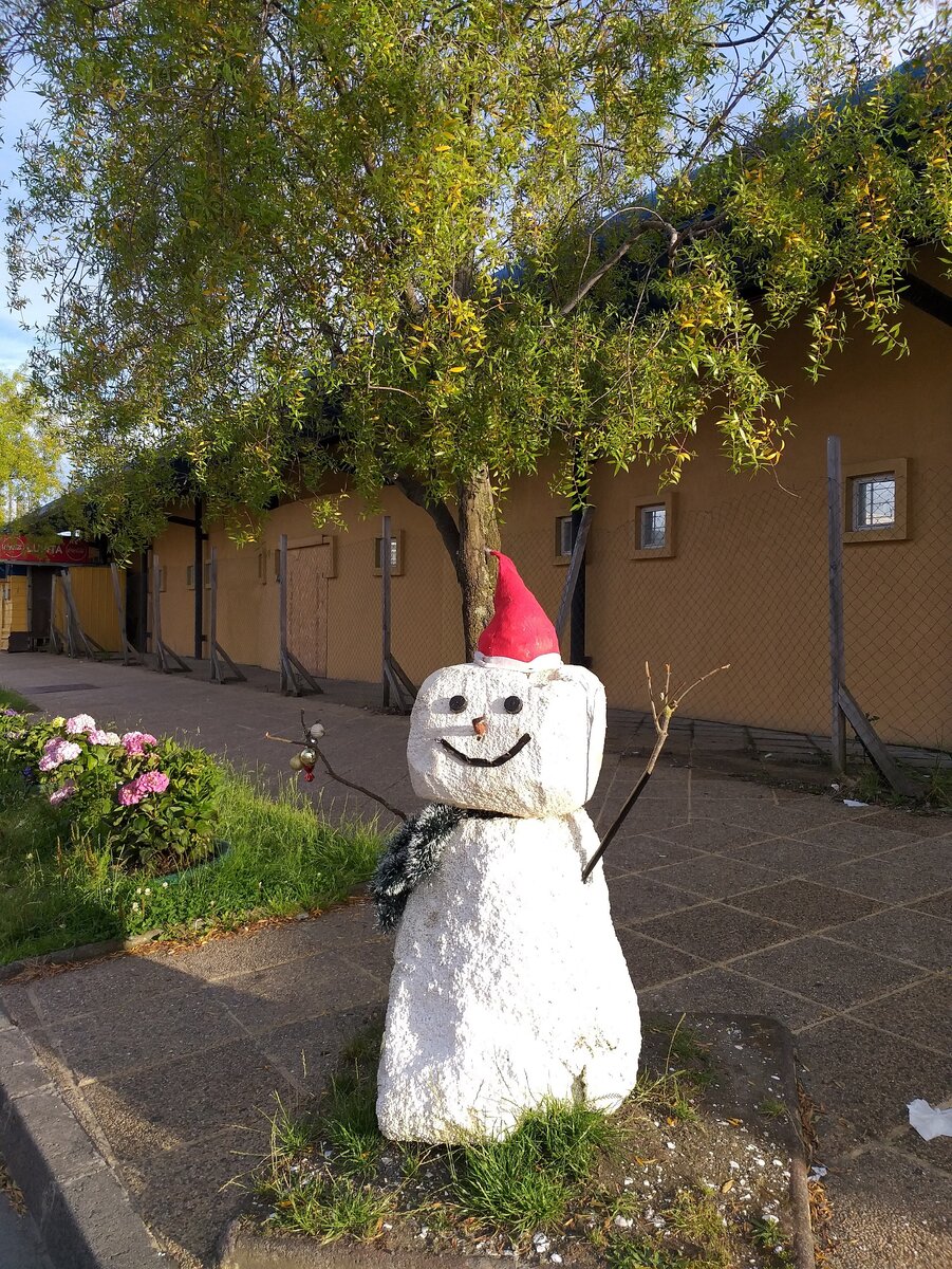 Снеговик из пенопласта