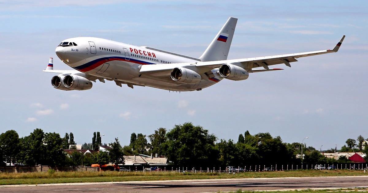 Ил-96 в воздухе