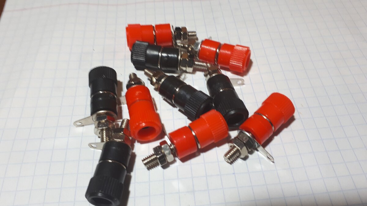 Прислали 5 пар, краснае и черные