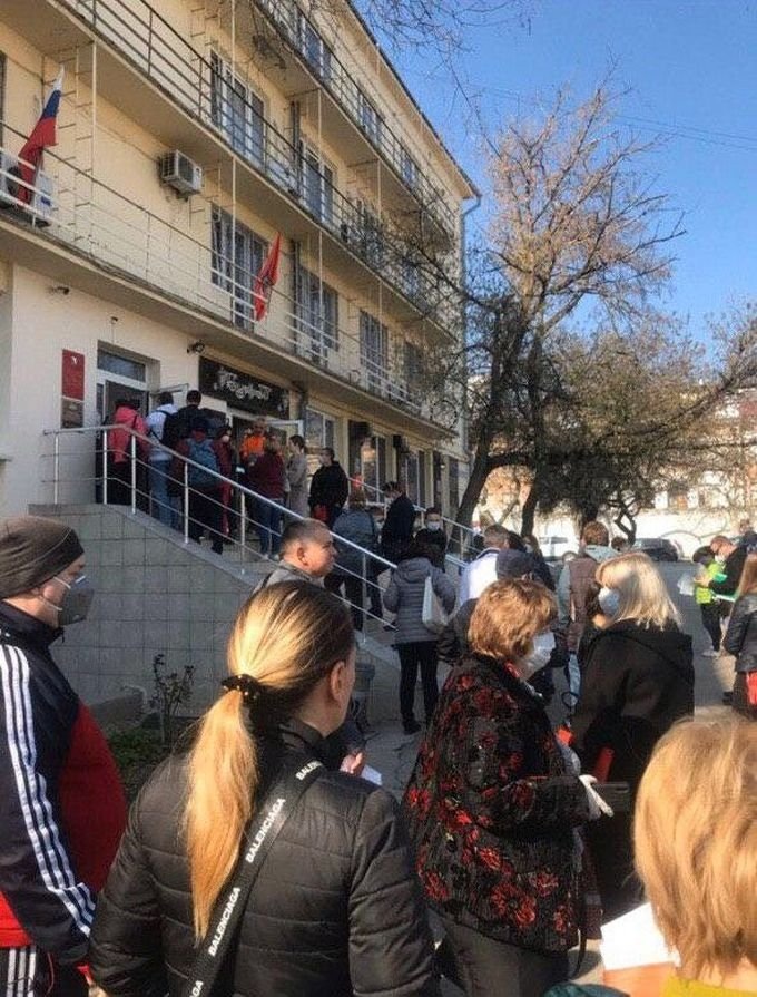 Очереди за пропусками в Севастополе. Источник: t.me/RIA82rf