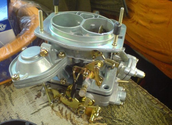 Карбюратор автомобиля ВАЗ 2105. Источник фото: https://bumper.guru/