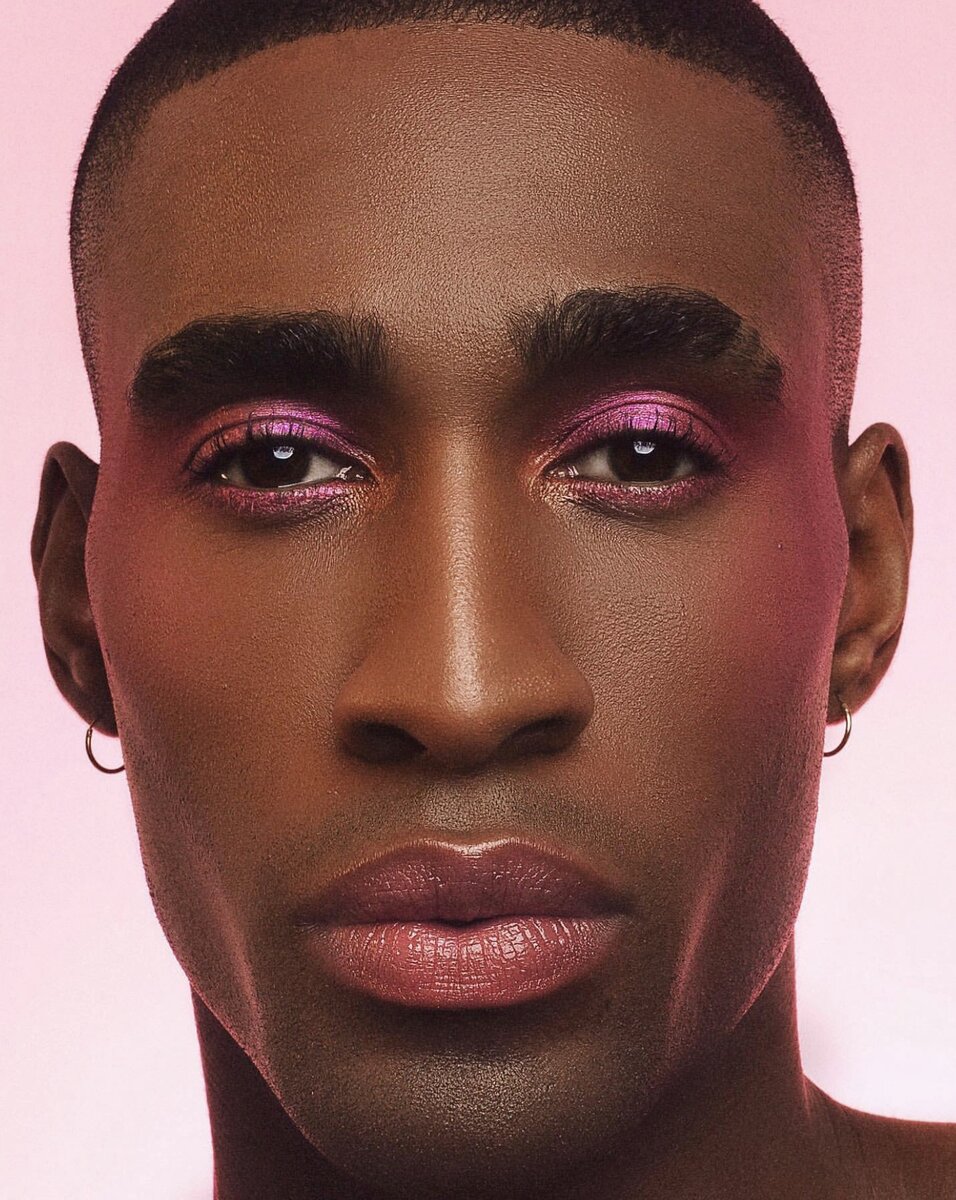 Вот так по мнению NARS должна выглядеть косметика на женском лице