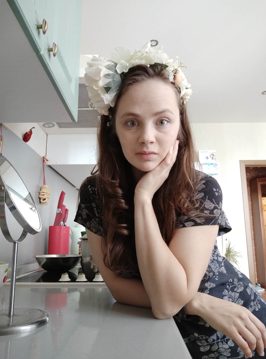 После рождения сына я залезла в обычный "мамский блог ". И целый день начитывала истории, о том как мужья не любят не помогают , какие злые свекрови , какие же мы несчастные мамы, нас никто не понимает и не ценит ....