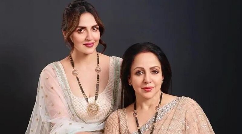 Хема Малини с дочерью Эшей Деол. Источник - https://clck.ru/Quu7c