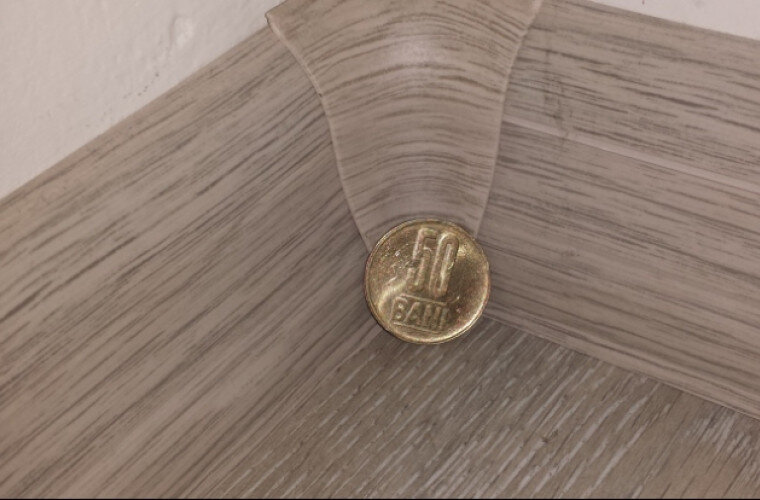 клады в старинных домах. закладные монеты в старых домах. закладные монеты в кирпичных домах. монетки в углах. клад в доме.