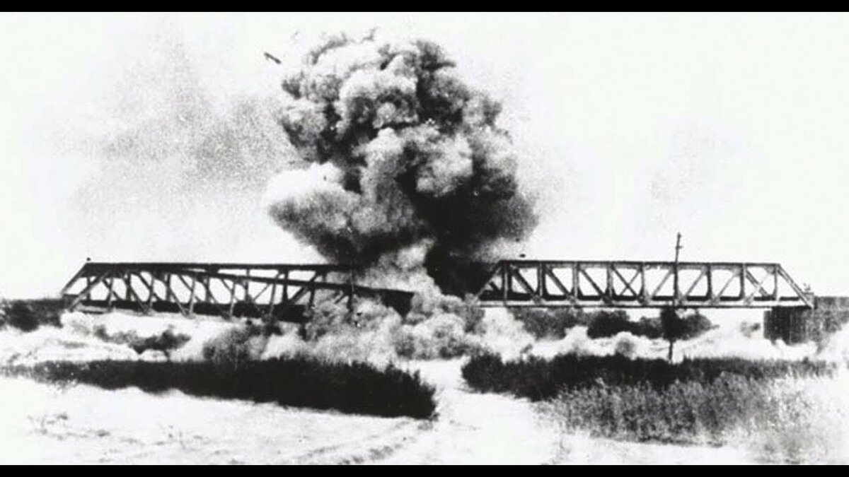 Операция рельсовая война курская битва. Подрыв железной дороги в вов. Подрыв железной дороги в вов. Партизанская операция рельсовая война. Диверсия вов.