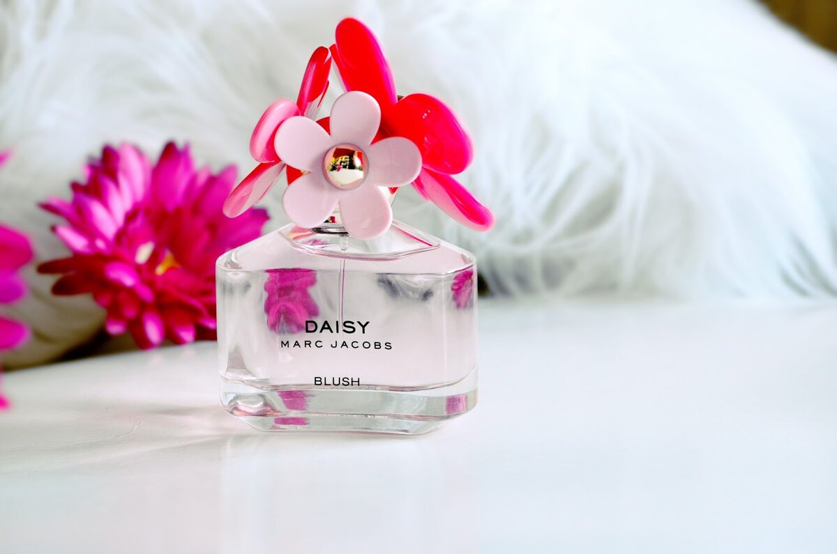 Прекрасно подойдет для современной и обаятельной молодой женщине, которая продумывает свой образ до мелочей. 