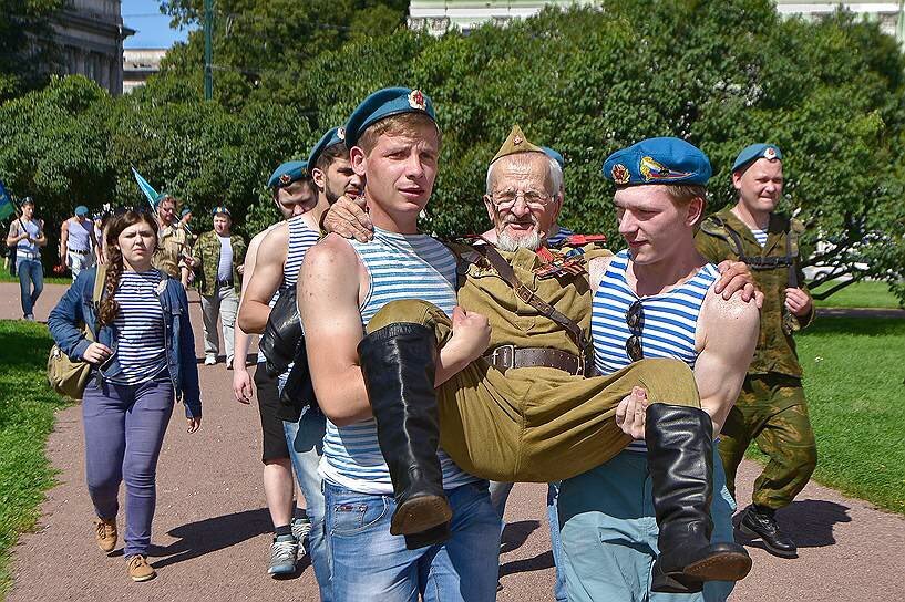 Служба в ВДВ прививает уважение к старшим!!!