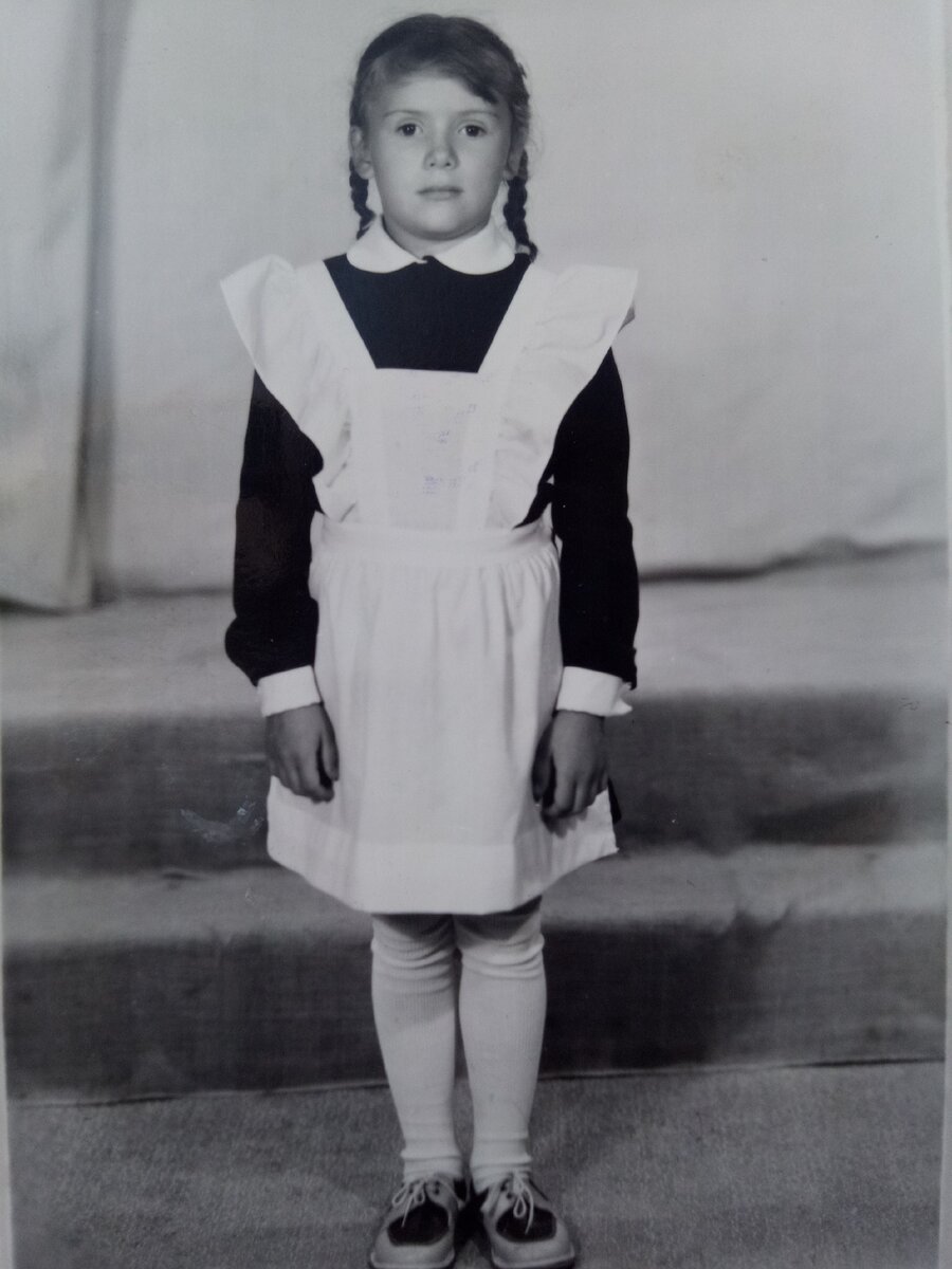 Фартук "в длину" с платьем.