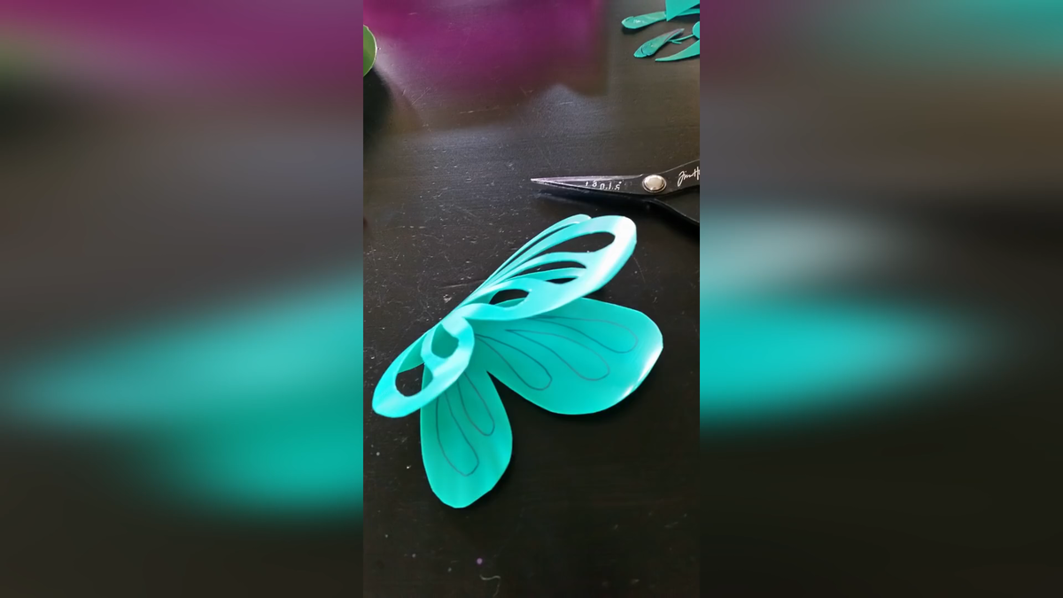 Бабочки из пластиковых бутылок своими руками