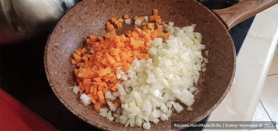 Как приготовить суп-пюре из цветной капусты и моркови без сливок - шаг 1,2