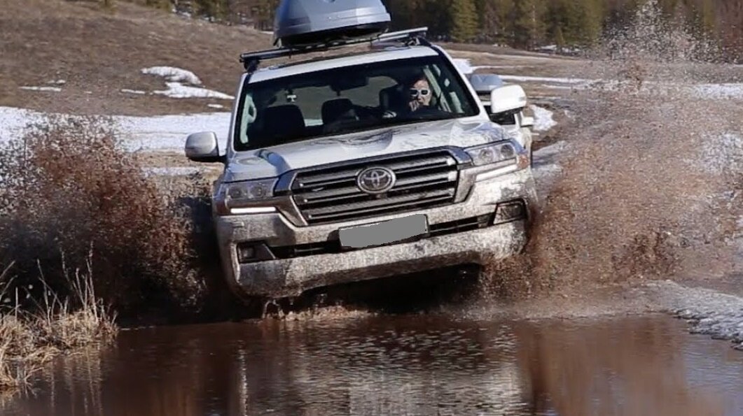 Toyota Land Cruiser 300 off Road