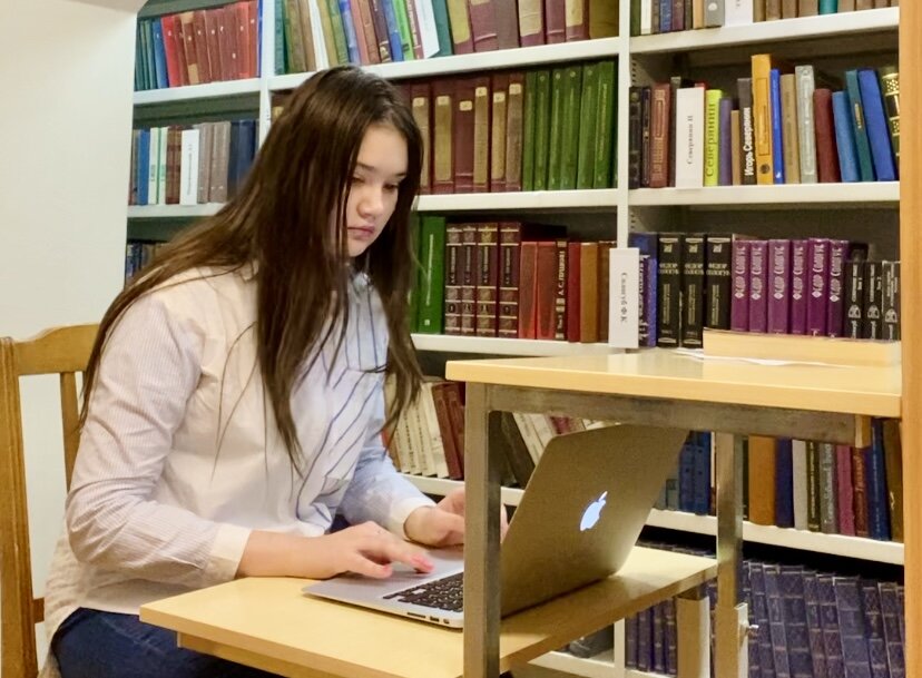 Пришла в библиотеку писать аналитическую работу