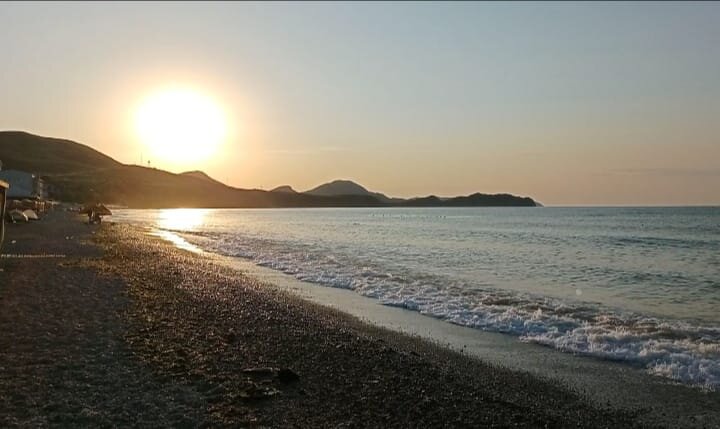 Восход солнца  на пляже