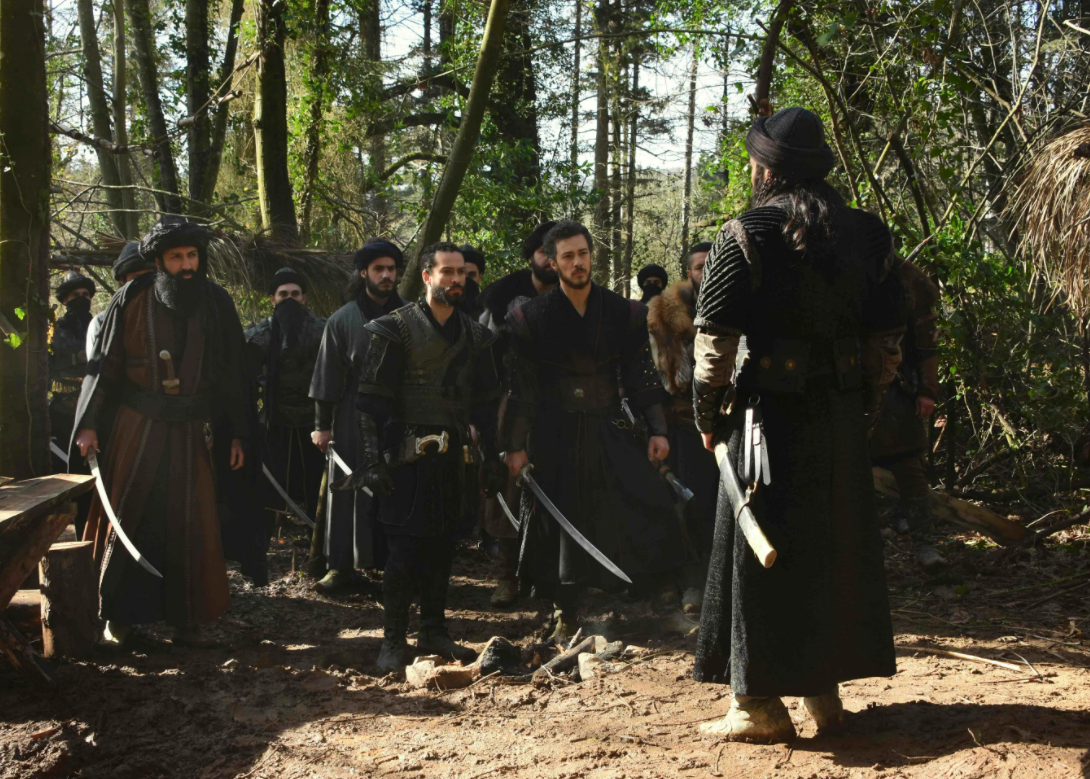 Что видеть несуществующее, то верить обещаниям и бежать от угрозы 