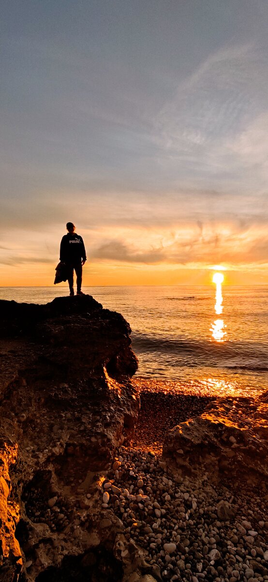 Абхазия. Хыпста. Берег Бамборы. Возле древнего храма Айлага-абыку (Серая Баба в обиходе).