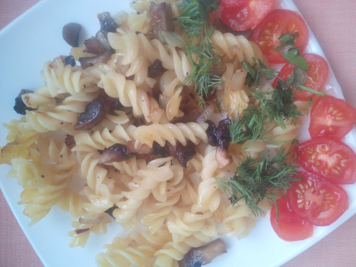 Макароны с грибами