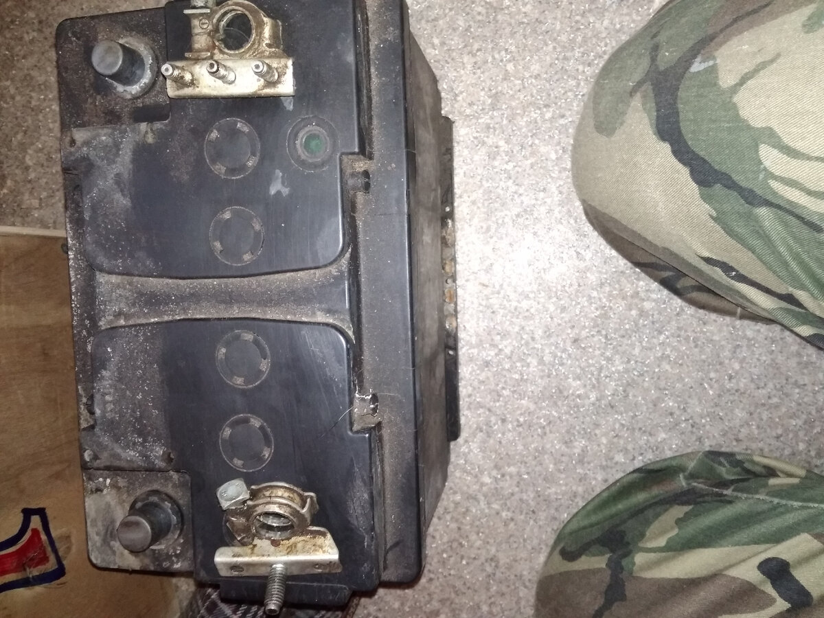 Вот так выглядят наши аккумуляторы после зимы