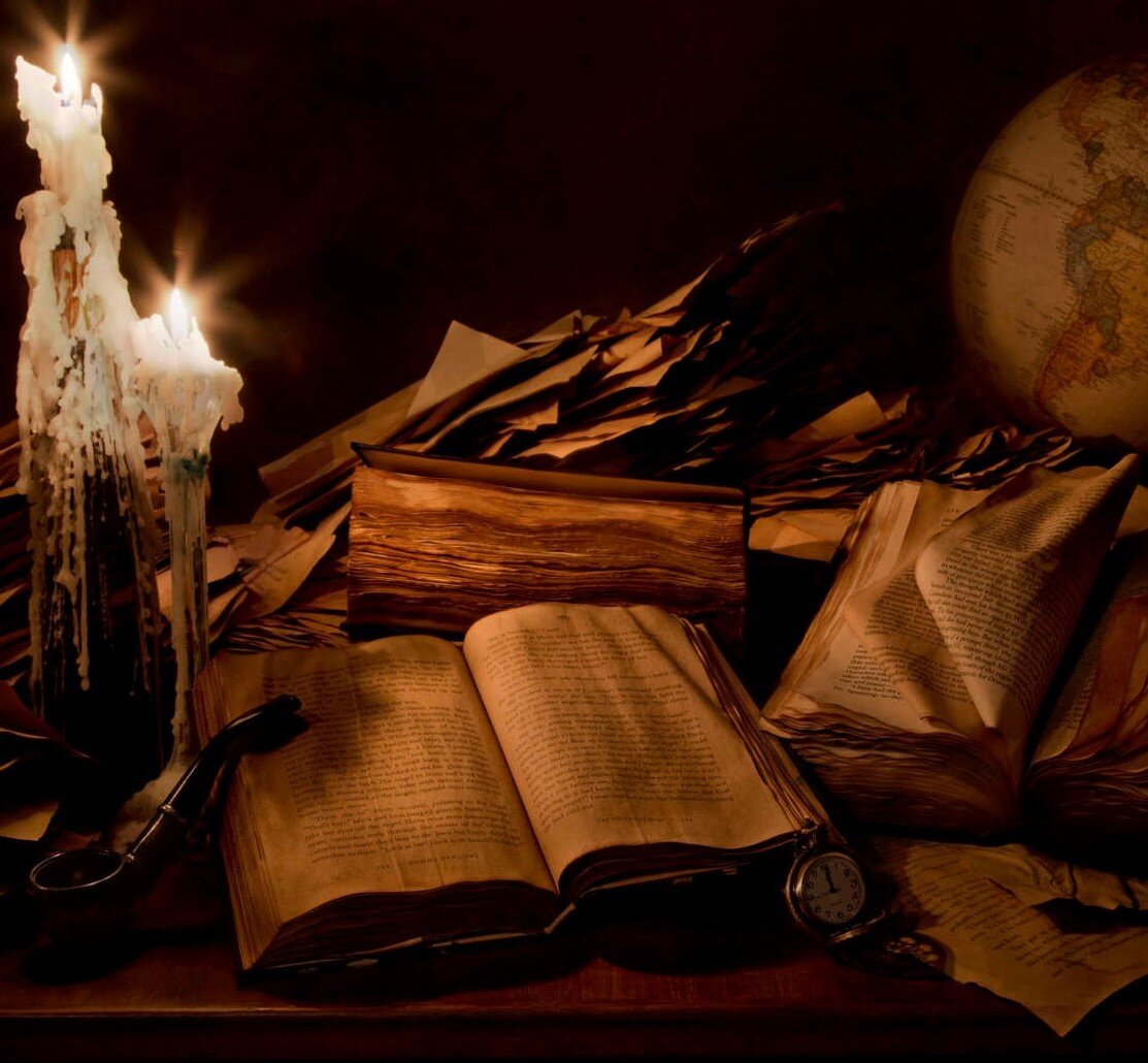 Поэзия красок. Поэтический натюрморт. Перо свеча бумага. Книга и свеча. Пергамент со свечой.