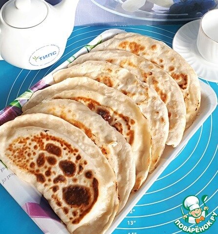     Лепешки с творогом и чесноком