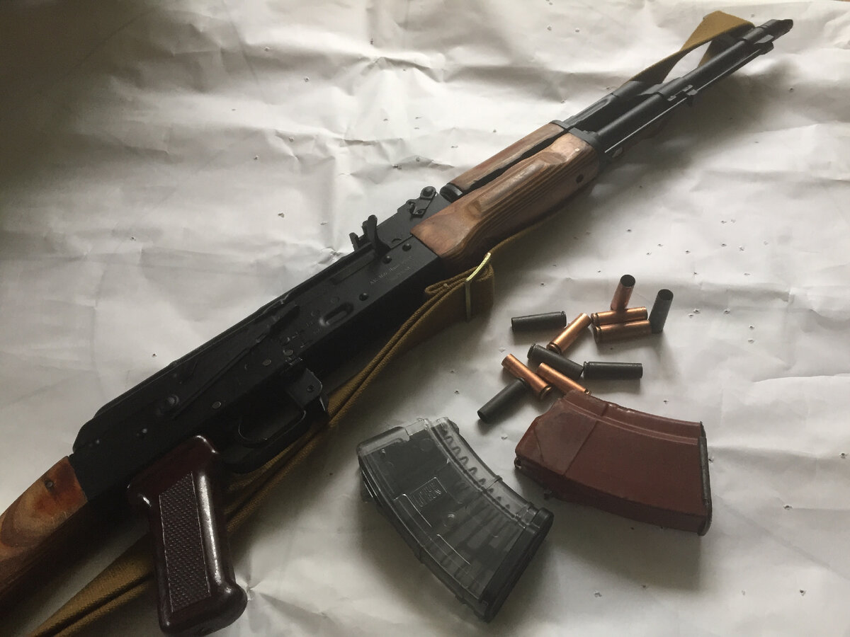 На вид как натуральный АКМ, особенно если использовать полноразмерные рога, а не обрезки, как у меня