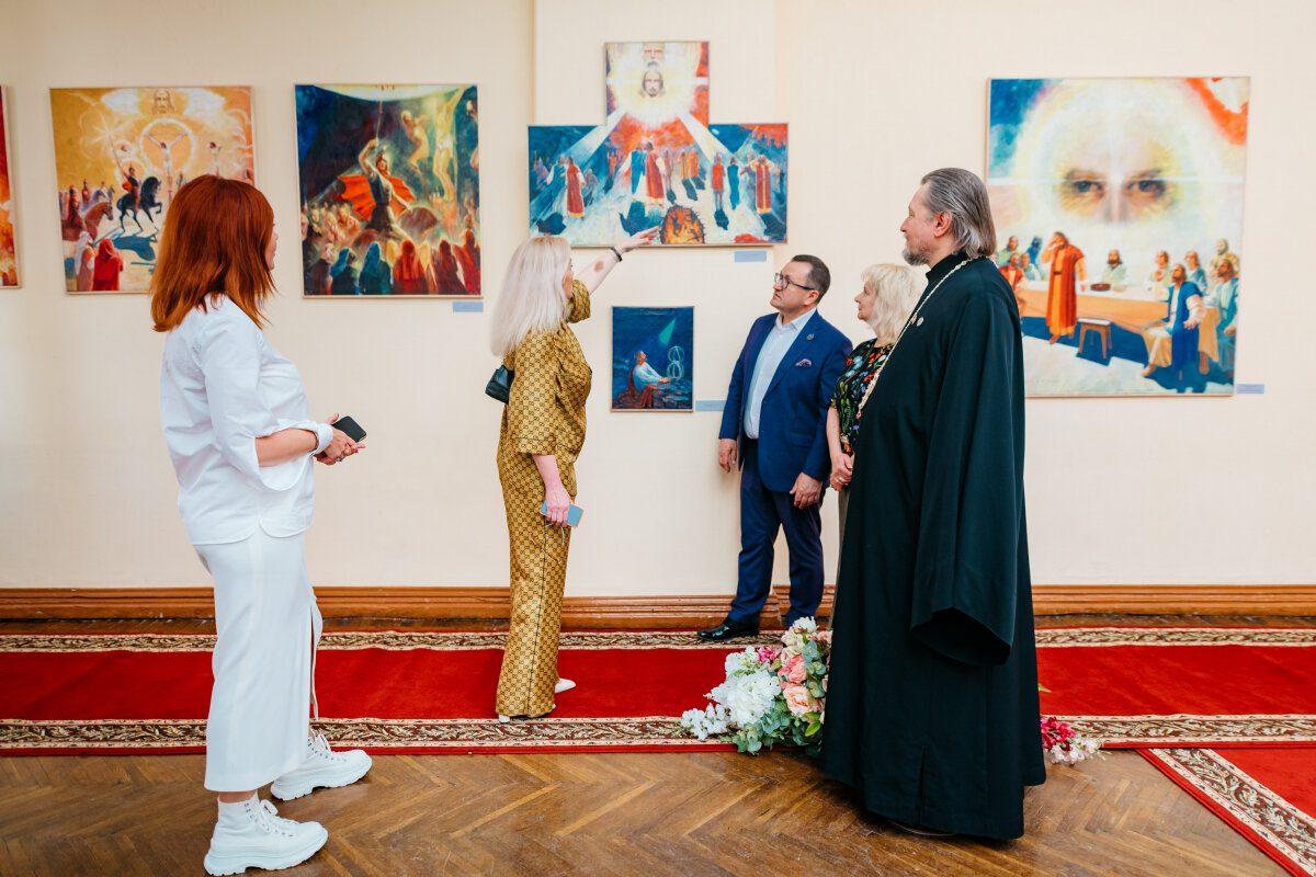 В Центральном офицерском клубе ВКС открылась масштабная выставка картин художника и скульптора Федора Сушкова