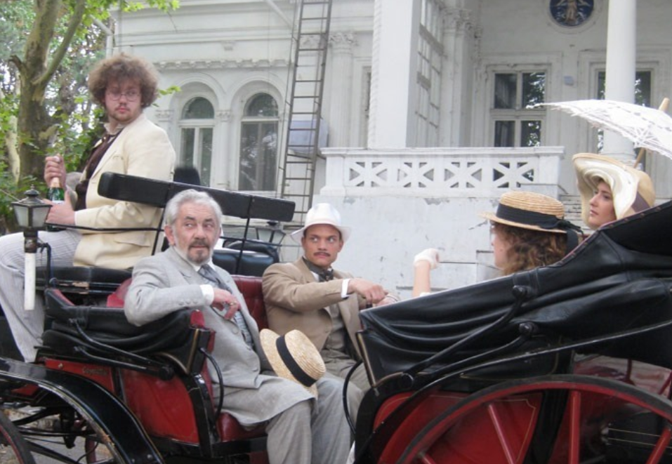 На фото перед вами одесские они. Однажды в Одессе жизнь и приключения мишки Япончика.