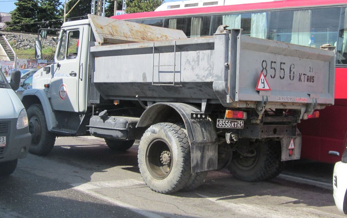 Изучались как снимки ухоженных машин, так и усталых. Однако выбор при создании модели был сделан в пользу первых. 