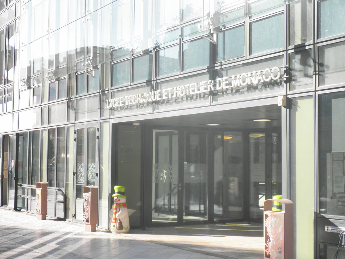 Техникум ресторанно-гостиничного бизнеса в Монако/Lycée Technique et Hôtelier de Monaco