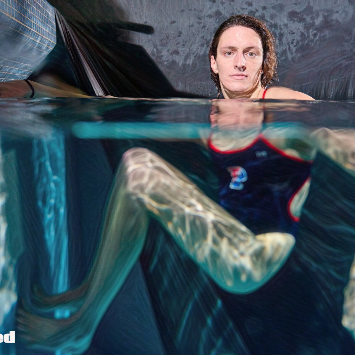 Вот такую Аленушку вынуждены терпеть девушки в своей раздевалке в США