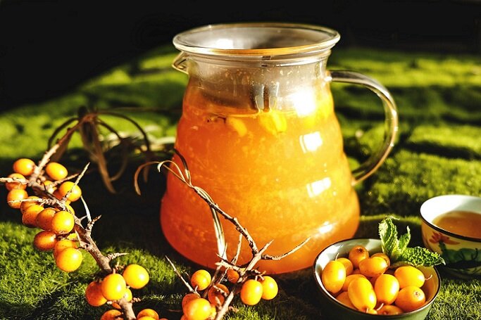 Помогает при простуде, снижает холестерин, понижает давление и т.д.                                                                                Источник фото Яндекс картинки