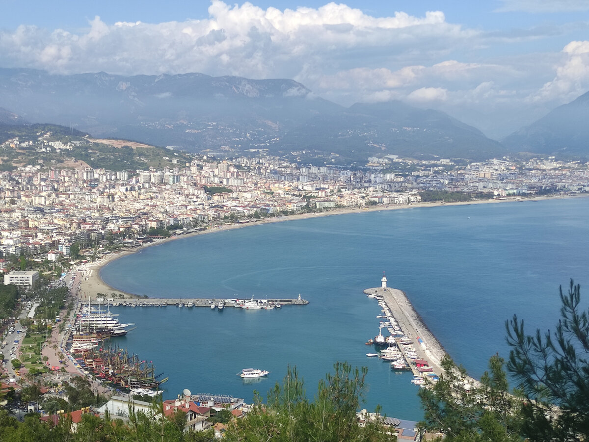 Рейс из Турции должен прилететь в Домодедово рано утром