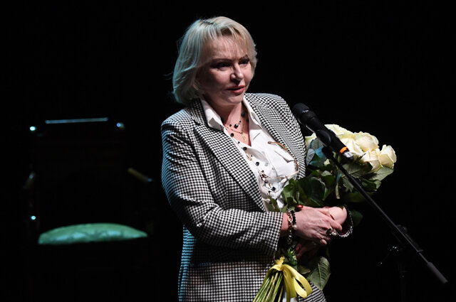    Елена Ульянова на вечере памяти народного артиста СССР Михаила Ульянова «Кто, если не я?» в театре Вахтангова в Москве. Фото:  РИА Новости/ Кирилл Каллиников
