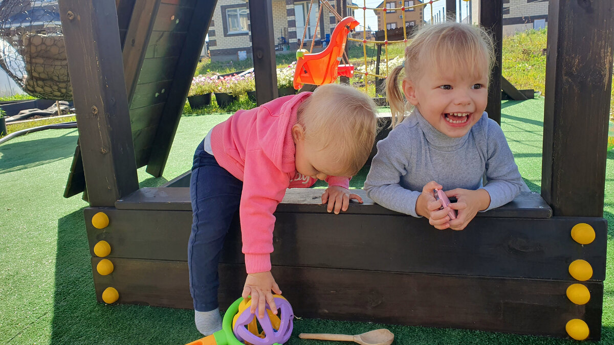 Сидят дома и в ус не дуют