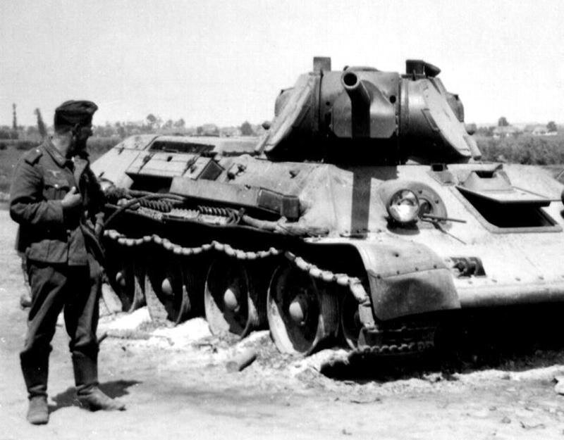 Pz iii 1941. Танки гудериана 1941. Немецкая танковая колонна 1941. Танковая группа. Наступление вермахта.