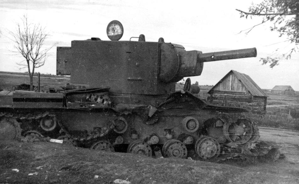 Мировая ису. Кв2 танк 1941. Кв-2 танк ВОВ. Подбитый кв 2. Подбитый танк кв-2.