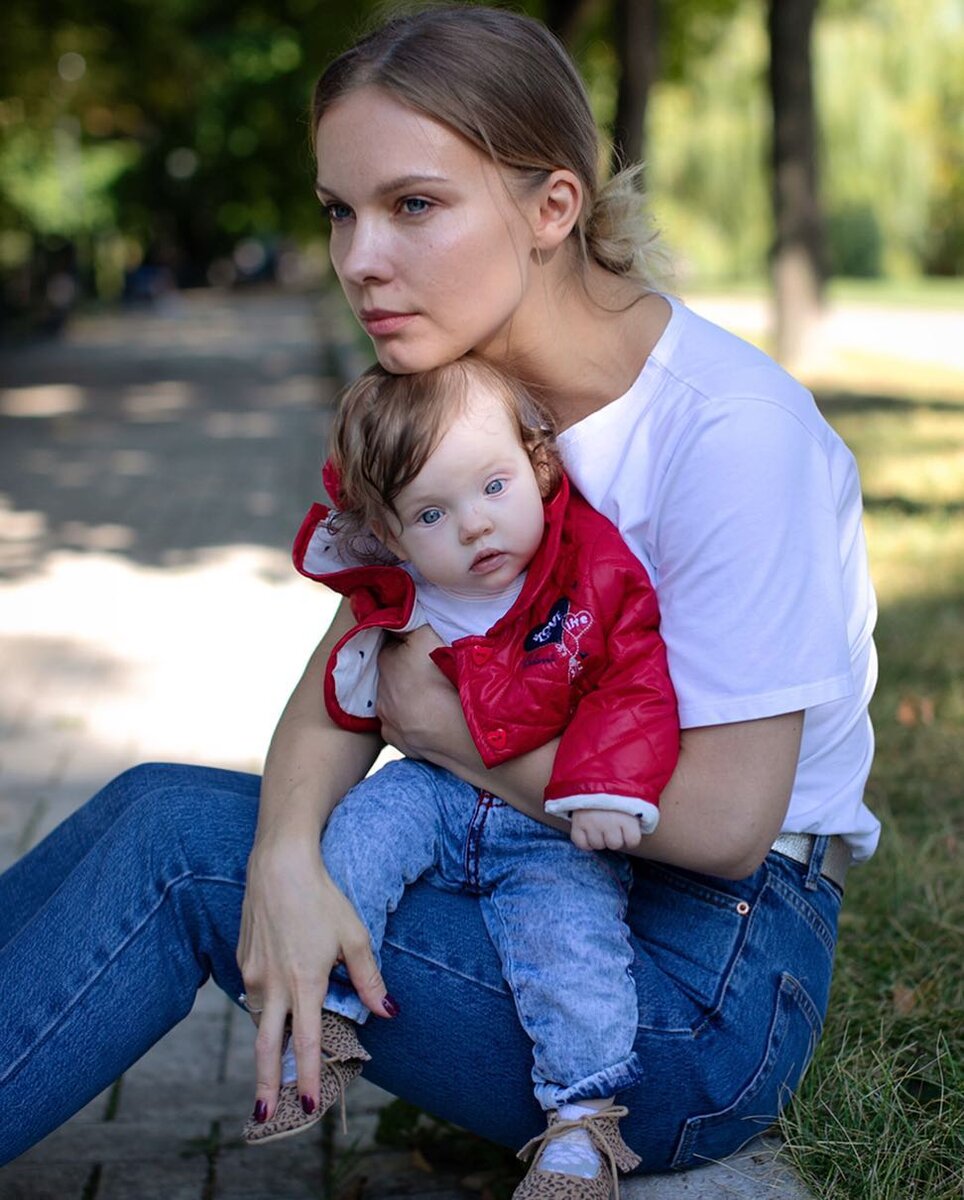 актриса полина сыркина личная жизнь фото биография