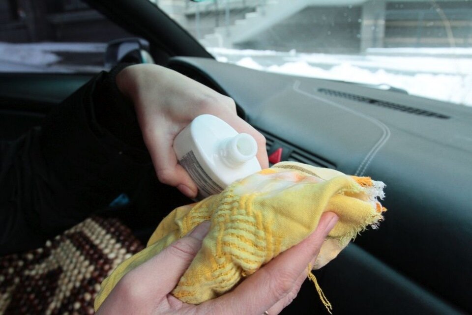 Микропленка. Образуется после нанесения крема на стекла.