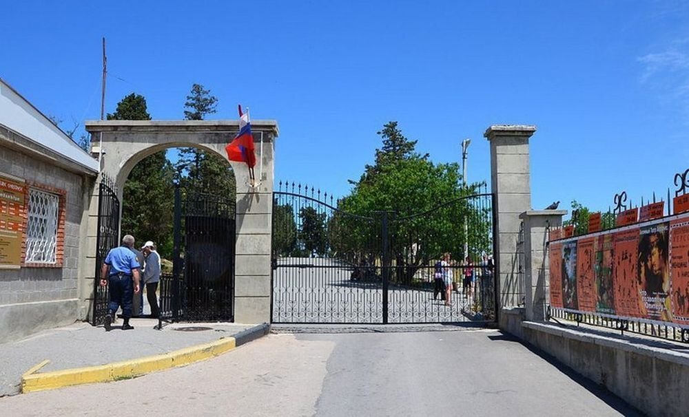 Центральный пункт пропуска на территорию Херсонеса-Таврического. Фото: travelask.ru