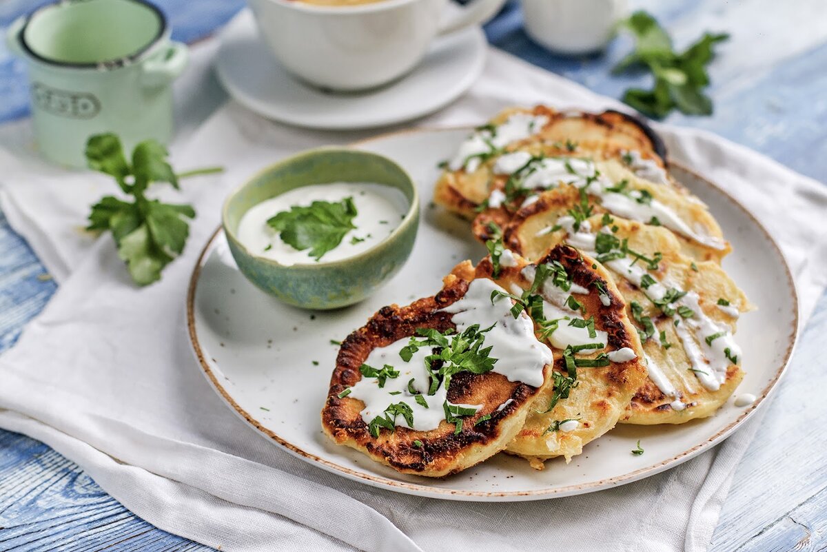 Кабачковые оладьи с сыром и зеленью