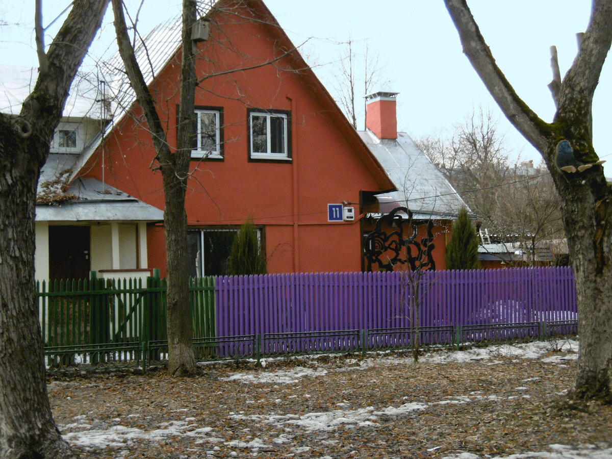 Поселок сокол квартиры. Поселок Сокол Архитектор Марковников. Поселок художников. Поселок художников Сокол. Посёлок художников на Соколе улица Поленова