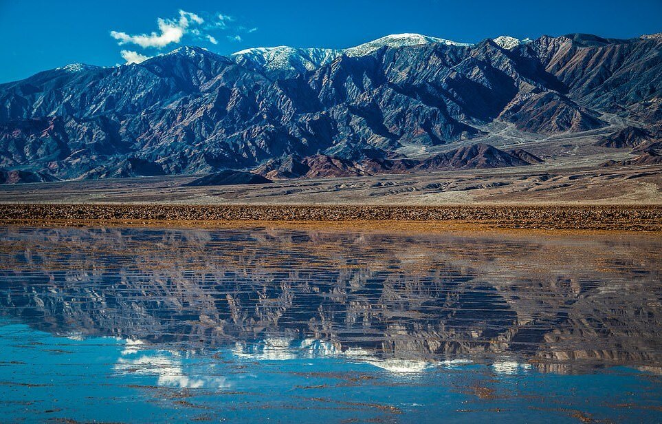 Глина настолько пересушена, что не впитывает воду. "Это всё равно что поливать бетон водой" - сказал метеоролог Тодд Лерикос 