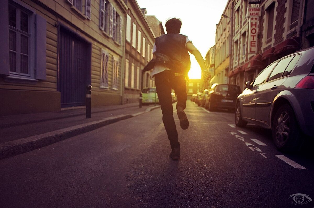 БЕЖАТЬ ОТ ИСКУШЕНИЯ