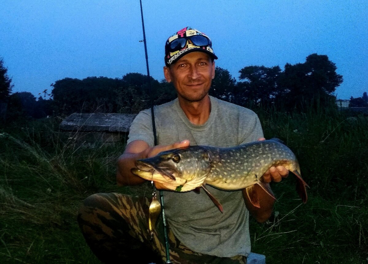 На закате не устояла. Атом - классика жанра!