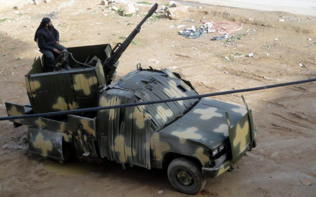 Техника терроризм. Гантрак с ЗУ-23-2. Гантраки в Сирии. Шахид мобиль со 105 мм пушкой. Тойота с ЗУ 23-2.