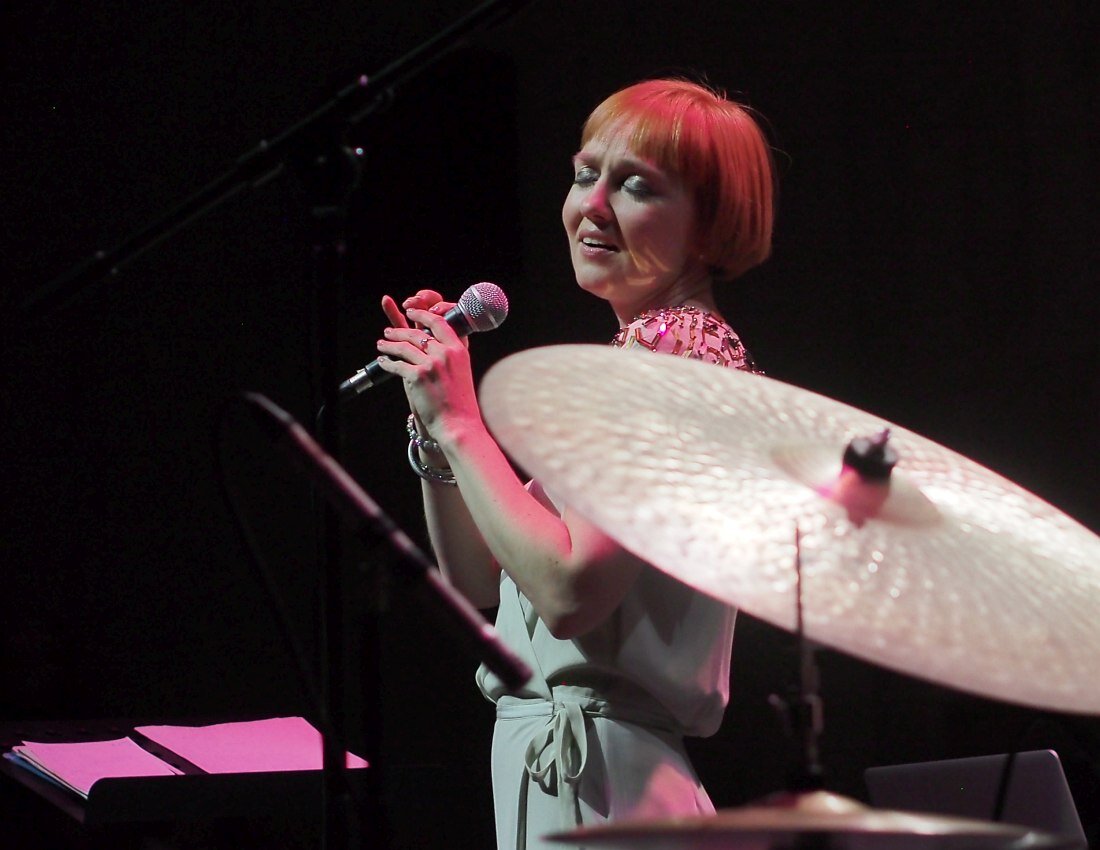 Певица Анна Бутурлина, ведущая конкурса