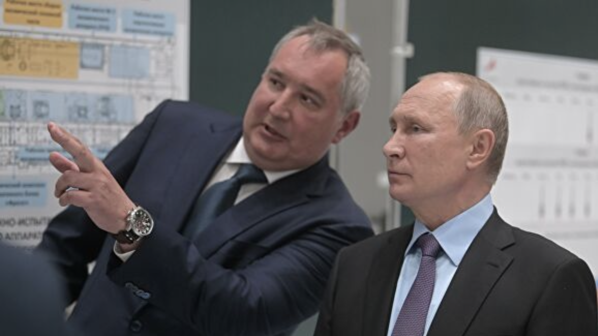 Рогозин готовит полеты в стратосферу с Восточного, а Путин вручную решает вопросы с больничными койками и аппаратами ИВЛ